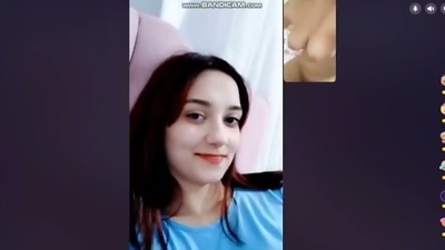 Livu görüntülü aramada karşılıklı soyunup boşalıyorlar