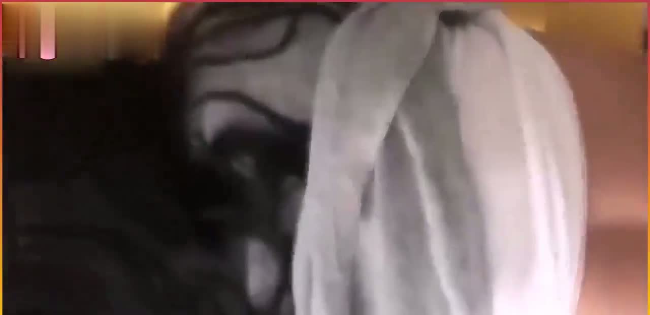 Türk sekreter pornosu: telefonda konuşurken sikişiyor